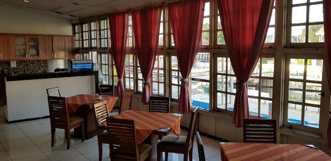 Hotel Dequr Kota 2*